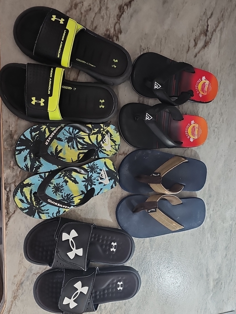 Under Armour, Quiksilver, Ripzone Lot Of Kids' Black Slides And Flip Flops.